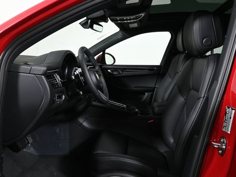 Used 2026 Porsche Macan AWD/4WD image 5