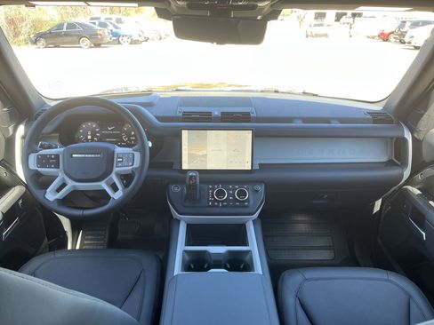 New 2025 Land Rover Defender 110 X-Dynamic SE image 13