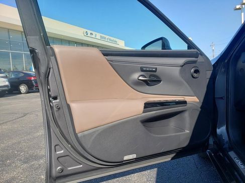 Used 2024 Lexus ES 350 w/ Premium Package image 10