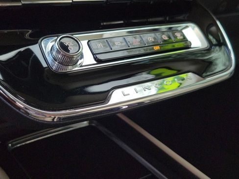 Used 2025 Lincoln Corsair FWD image 10