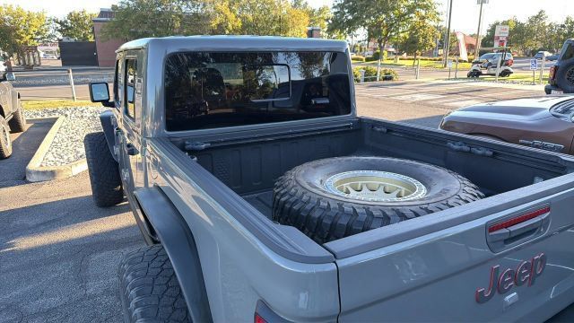 Used 2020 Jeep Gladiator Rubicon AWD/4WD image 14