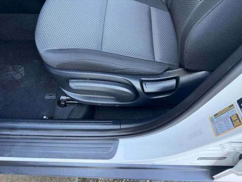 Used 2025 Kia Soul LX w/ LX Technology Package image 22