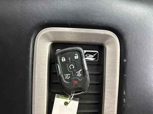Used 2017 GMC Yukon XL Denali w/ Open Road Package AWD/4WD image 36