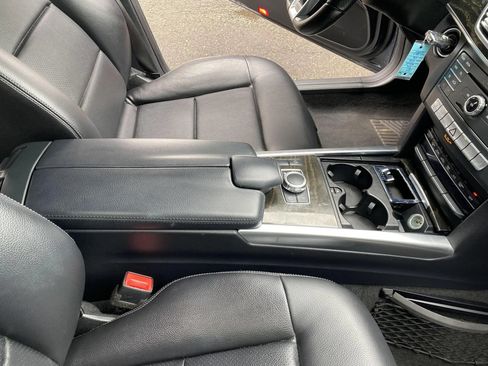 Used 2016 Mercedes-Benz E 350 Sedan image 16