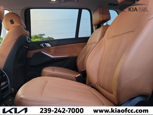 Used 2019 BMW X7 xDrive40i w/ Premium Package AWD/4WD image 14