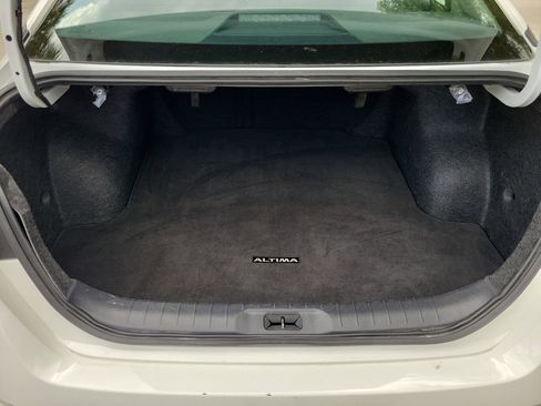 Used 2025 Nissan Altima 2.5 SV FWD image 7