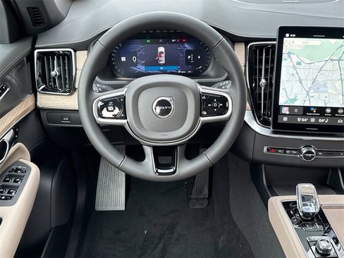 New 2026 Volvo XC90 B6 Plus w/ Protection Package Premier image 13