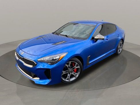 Used 2018 Kia Stinger GT image 2