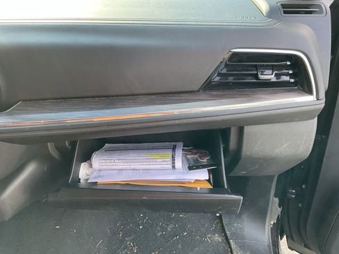 Used 2025 Chevrolet Tahoe LS image 34