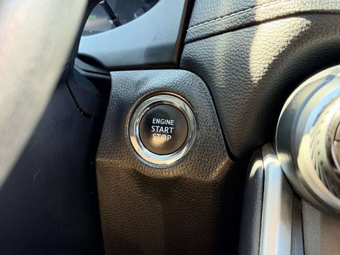 Used 2025 Toyota RAV4 XLE FWD image 21