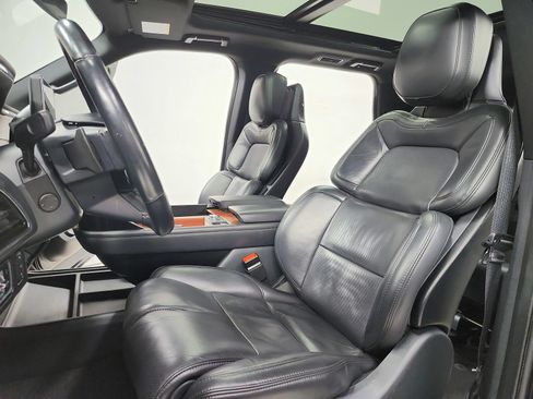 Used 2024 Lincoln Navigator Reserve AWD/4WD image 19