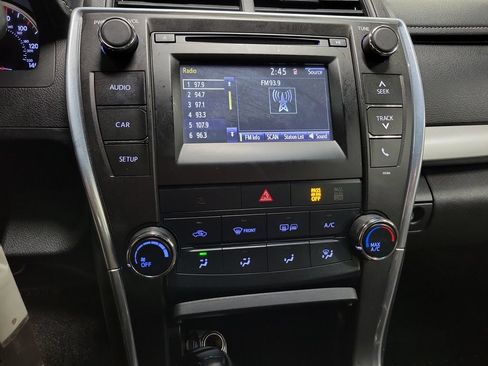 Used 2015 Toyota Camry SE FWD image 17