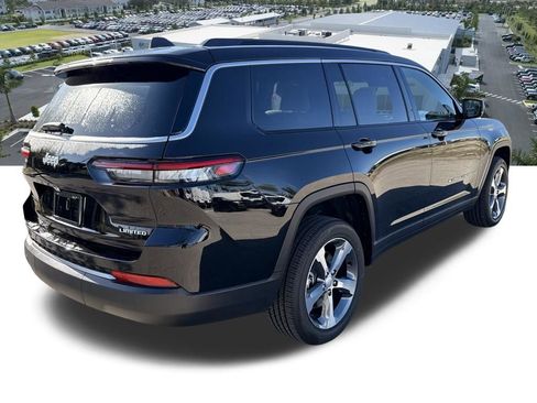 New 2026 Jeep Grand Cherokee L Limited RWD image 4