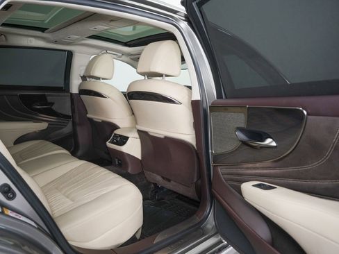 Used 2018 Lexus LS 500 w/ Luxury Package image 32