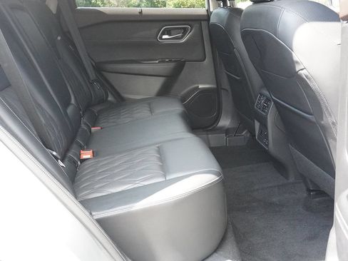 Used 2023 Nissan Rogue Platinum w/ Platinum Premium Package AWD/4WD image 39