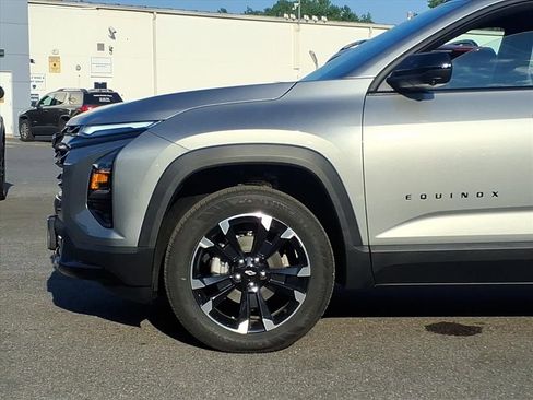 New 2026 Chevrolet Equinox RS w/ Convenience Package III FWD image 6