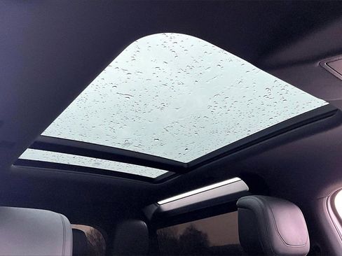 Used 2022 Land Rover Defender 90 Carpathian Edition image 19