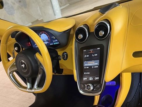 Used 2022 McLaren GT image 9