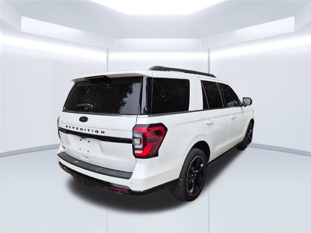 Used 2023 Ford Expedition Limited AWD/4WD image 5