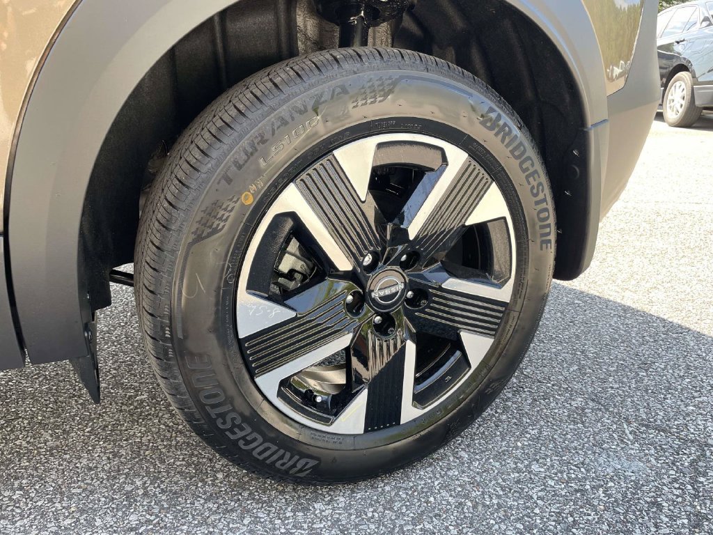 New 2027 Nissan Kicks SV w/ SV Premium Package AWD/4WD image 7