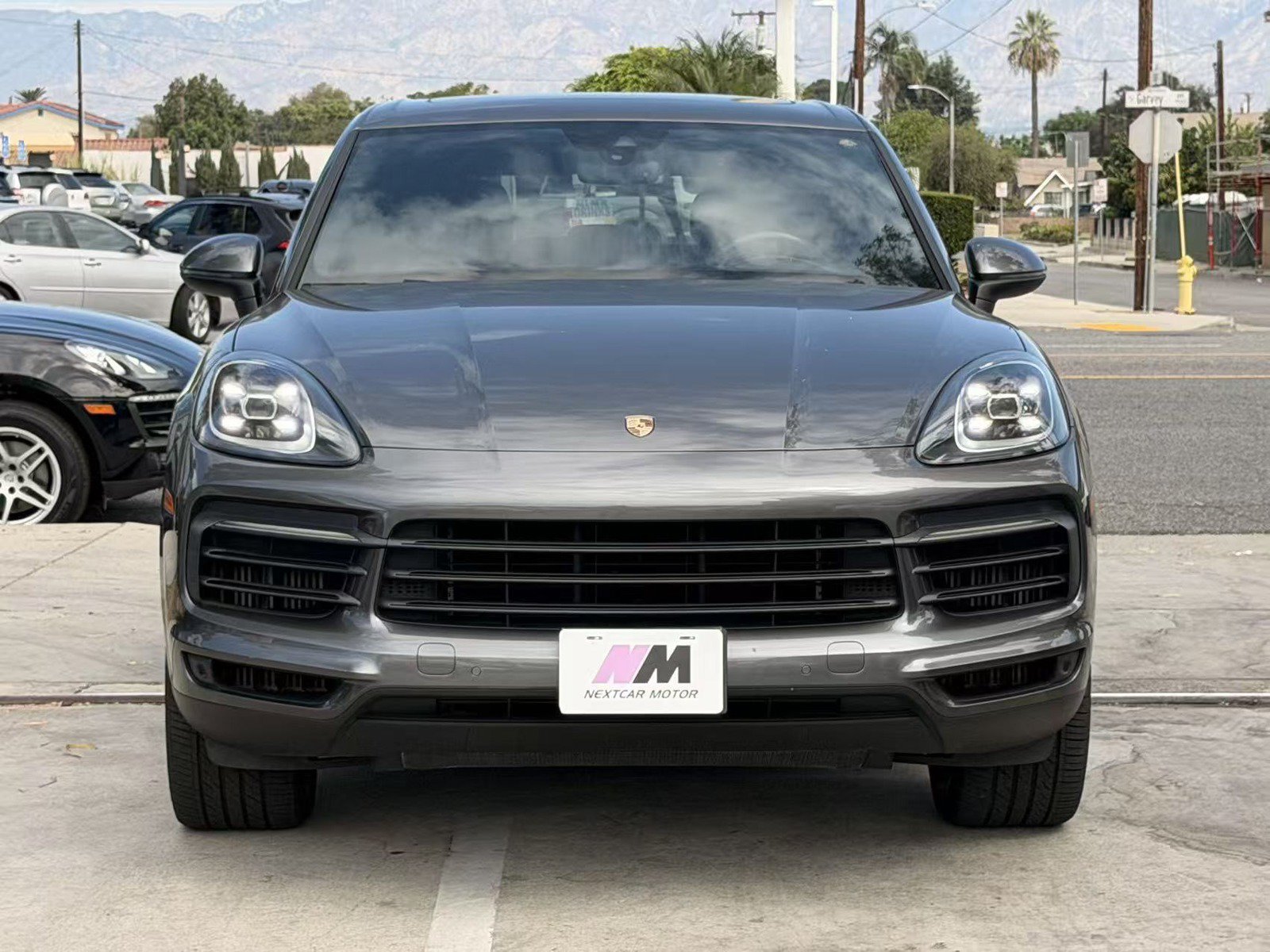 Used 2019 Porsche Cayenne AWD/4WD image 2