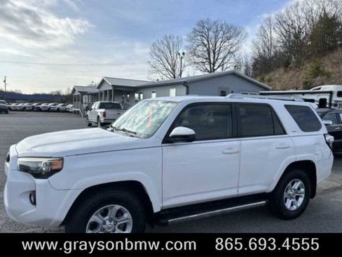 Used 2017 Toyota 4Runner SR5 RWD image 1