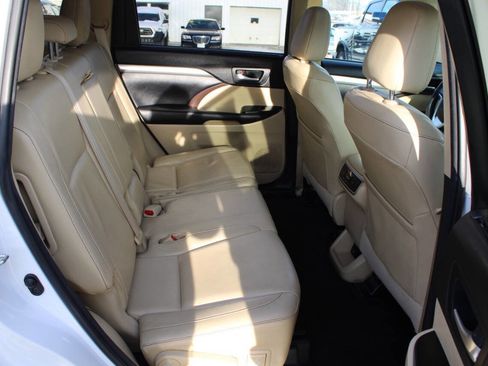 Used 2015 Toyota Highlander XLE image 14