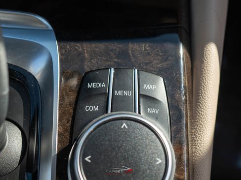 Used 2018 BMW 530i xDrive image 37