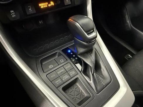 Used 2019 Toyota RAV4 XLE AWD/4WD image 26