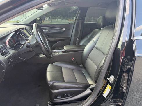 Used 2019 Chevrolet Impala LT FWD image 2