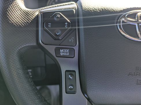 Certified 2022 Toyota Tacoma TRD Off-Road image 20