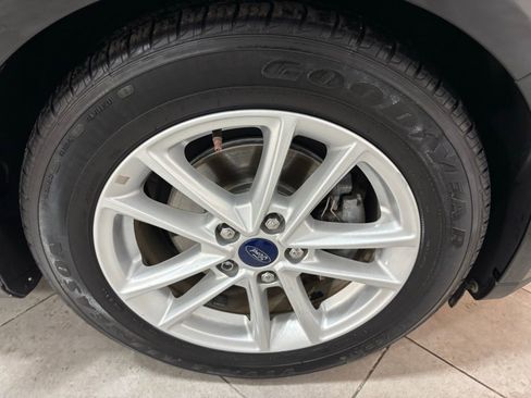 Used 2016 Ford Focus SE w/ Interior Protection Package image 9