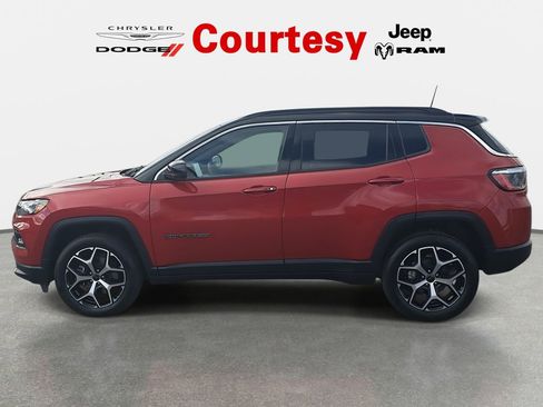 Certified 2025 Jeep Compass Limited image 51