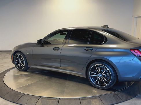 Used 2022 BMW 330e xDrive 330e xDrive w/ M Sport Package image 6