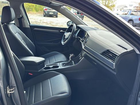 Used 2024 Volkswagen Jetta SE image 10