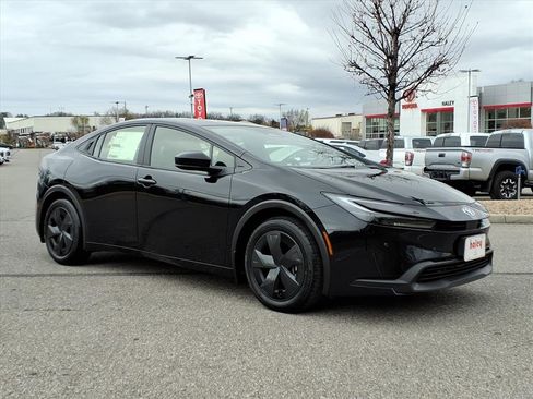 New 2026 Toyota Prius LE image 2