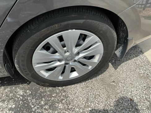 Used 2025 Nissan Sentra S FWD image 14