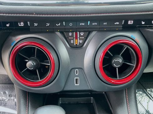 Used 2024 Chevrolet Blazer RS w/ Enhanced Convenience Package FWD image 16