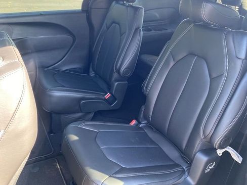 New 2026 Chrysler Pacifica Select w/ S Appearance Package image 17