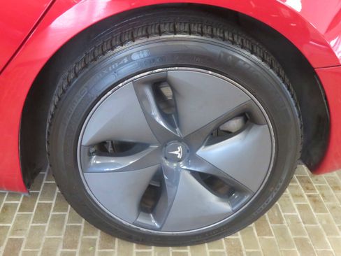 Used 2020 Tesla Model 3 Long Range image 8