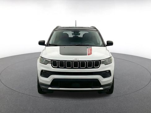 Used 2025 Jeep Compass Trailhawk AWD/4WD image 2