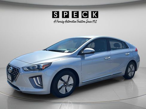 Certified 2022 Hyundai Ioniq SE FWD image 1