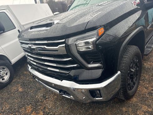 Used 2024 Chevrolet Silverado 2500 LTZ w/ LTZ Plus Package image 14