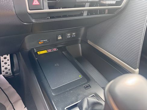 Used 2025 Toyota Camry SE FWD image 27