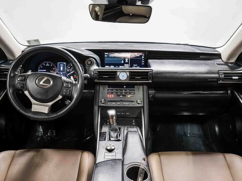 Used 2019 Lexus IS 300 w/ Navigation Package RWD image 12