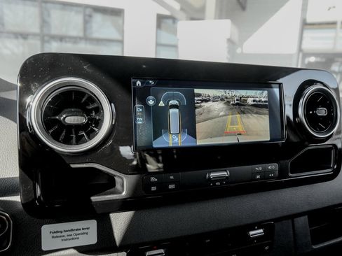 Used 2025 Mercedes-Benz Sprinter 3500 image 17