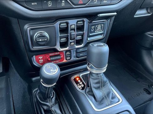 New 2026 Jeep Wrangler Unlimited Rubicon w/ Whitecap Package image 12