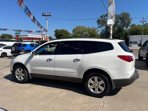 Used 2011 Chevrolet Traverse LT image 6