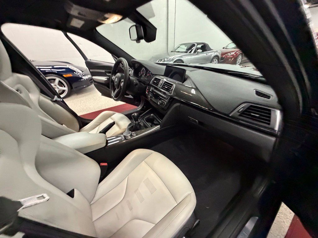 Used 2018 BMW M3 RWD image 31