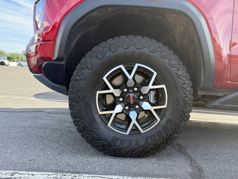 Used 2024 GMC Canyon AT4X image 5